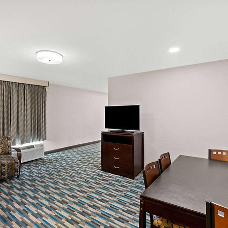 Days Inn & Suites By Wyndham Mesa Near Phoenix מראה חיצוני תמונה