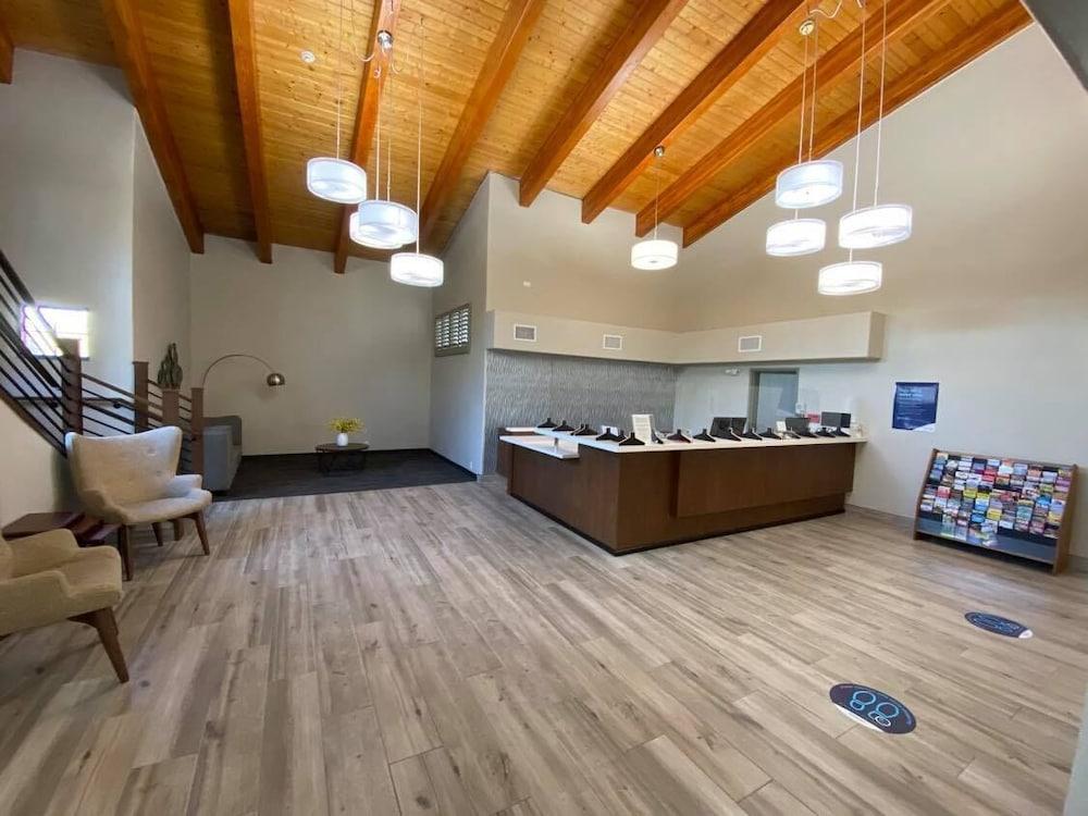 Days Inn & Suites By Wyndham Mesa Near Phoenix מראה חיצוני תמונה