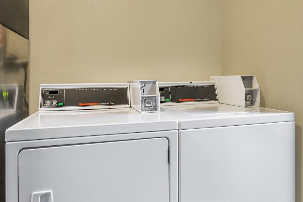 Days Inn & Suites By Wyndham Mesa Near Phoenix מראה חיצוני תמונה