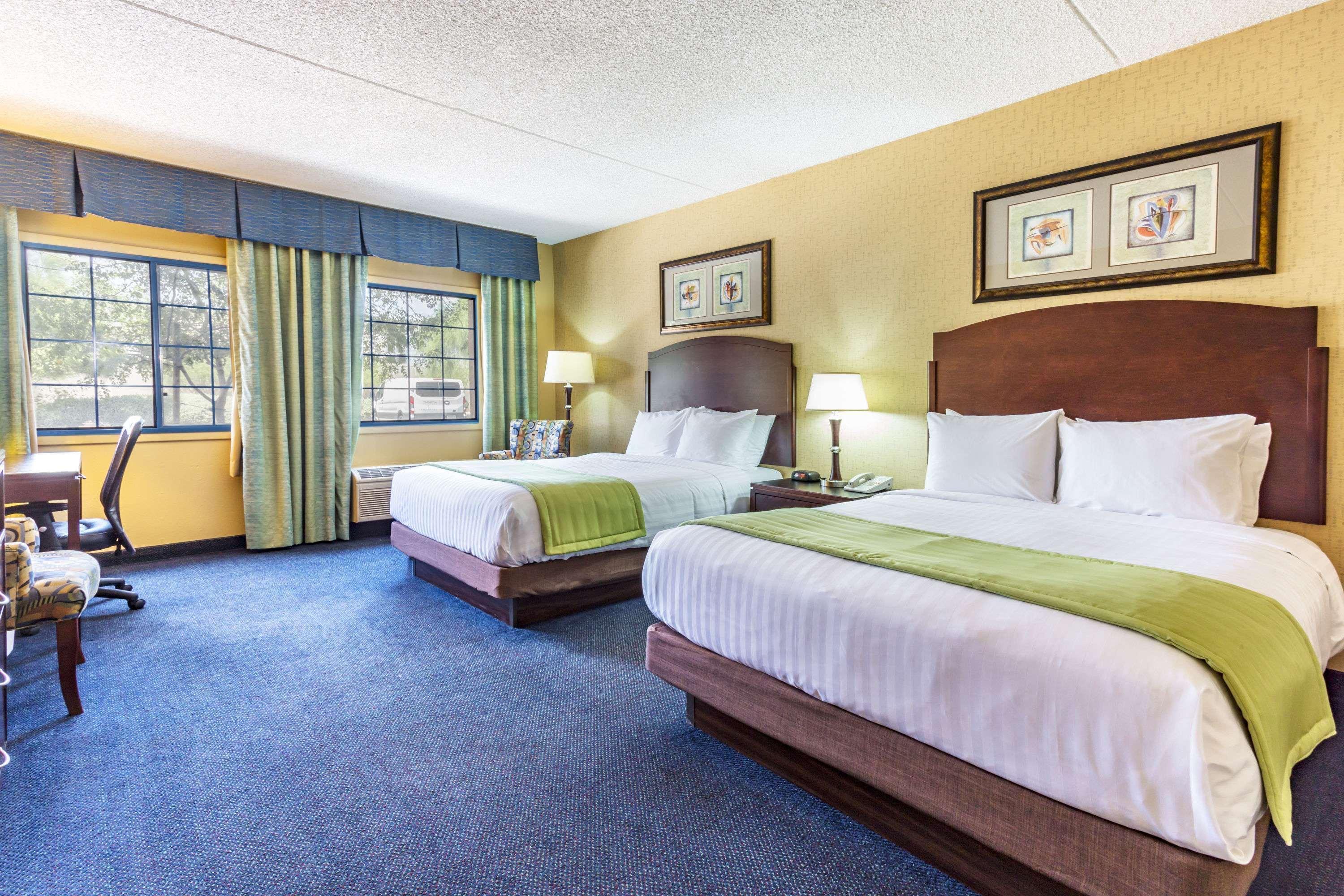 Days Inn & Suites By Wyndham Mesa Near Phoenix מראה חיצוני תמונה
