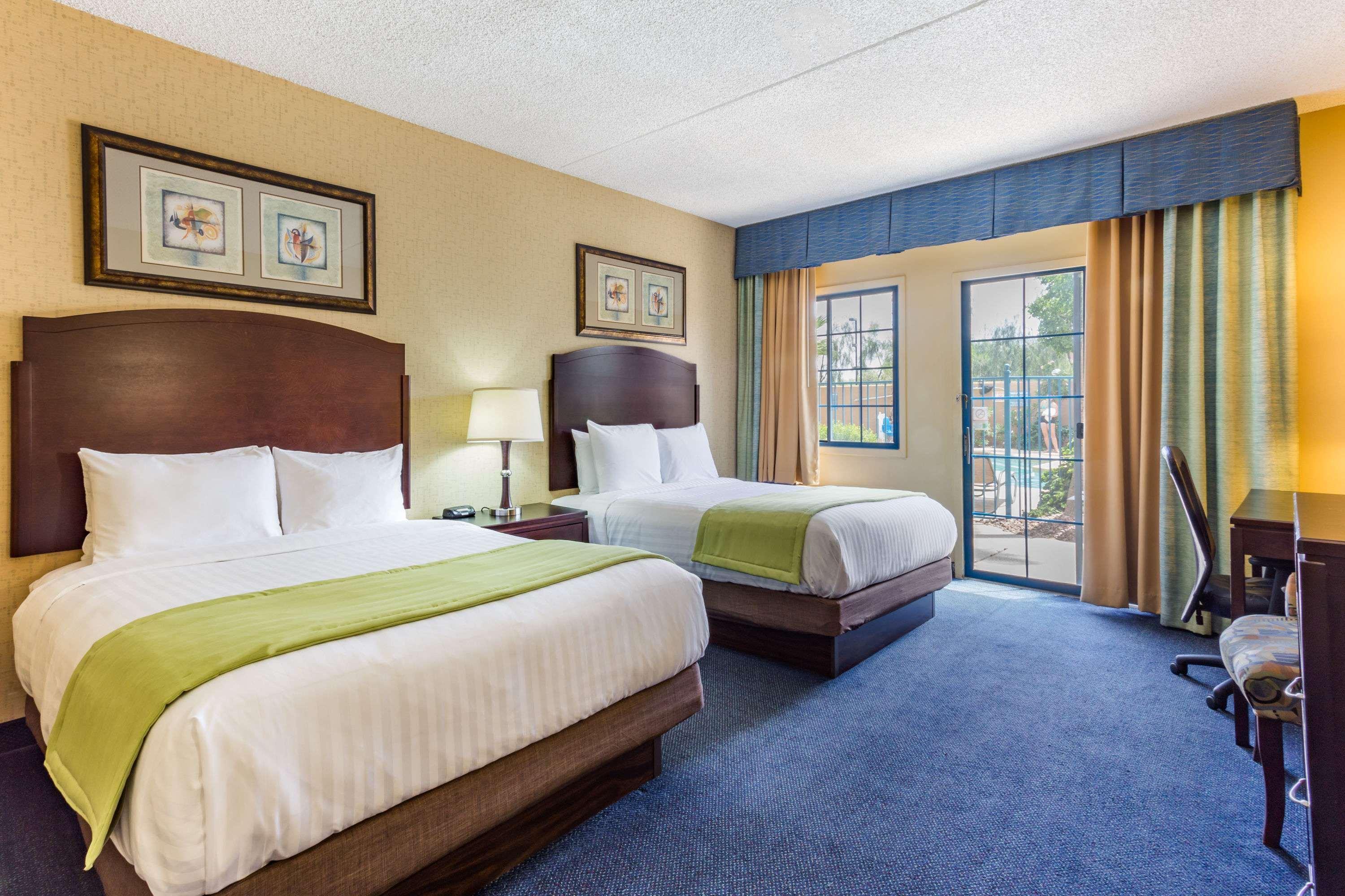 Days Inn & Suites By Wyndham Mesa Near Phoenix מראה חיצוני תמונה