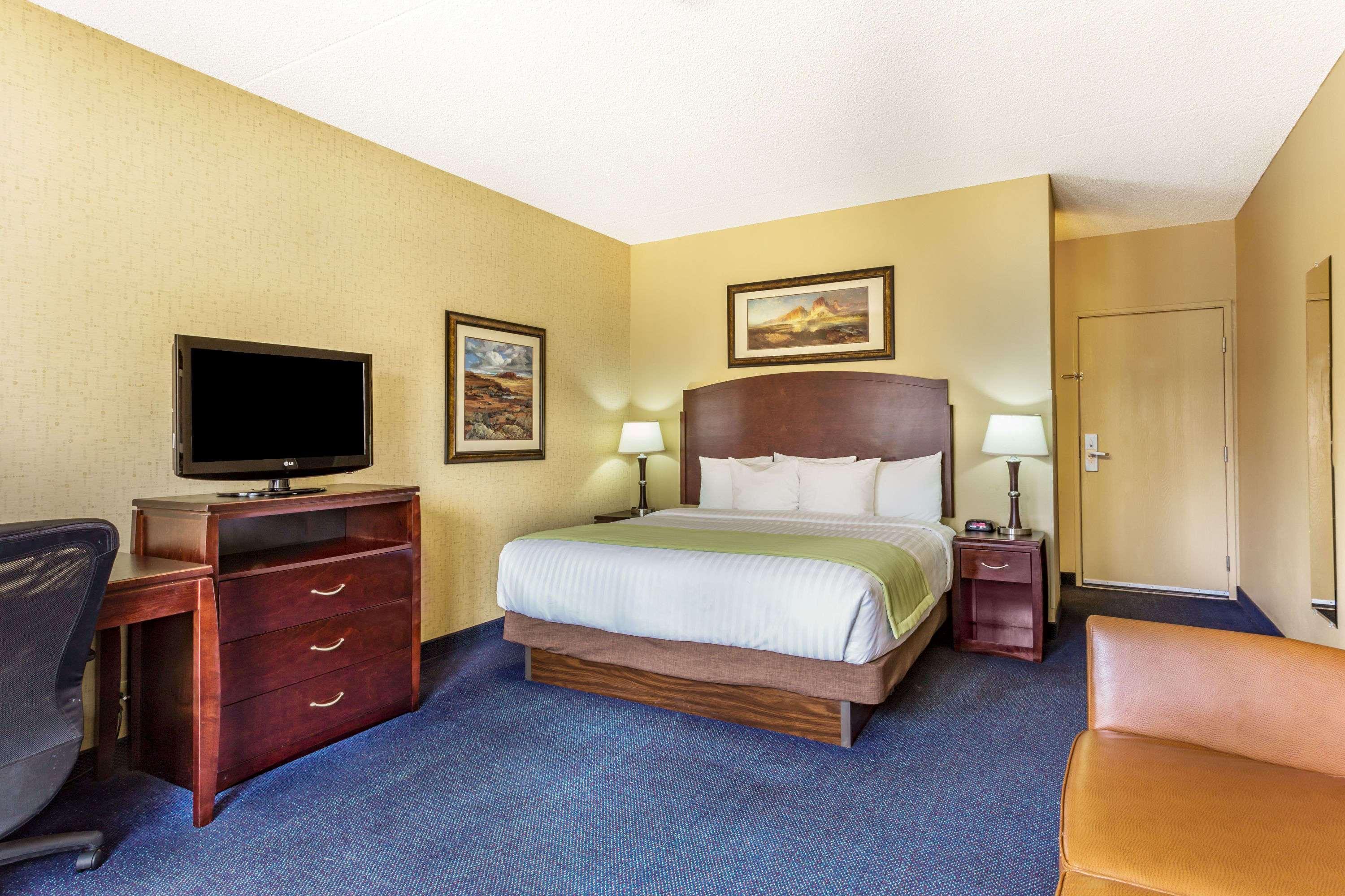 Days Inn & Suites By Wyndham Mesa Near Phoenix מראה חיצוני תמונה