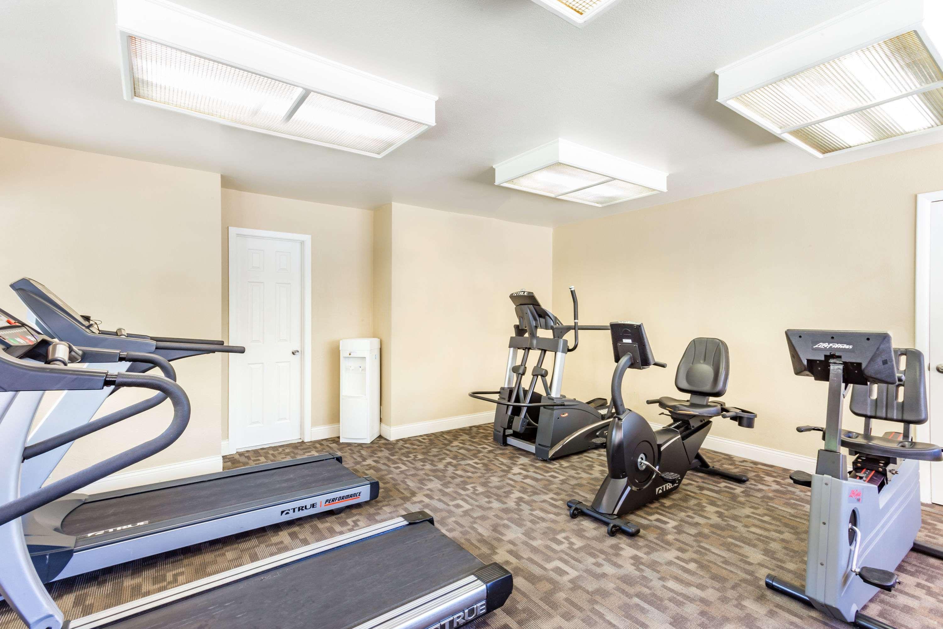 Days Inn & Suites By Wyndham Mesa Near Phoenix מראה חיצוני תמונה