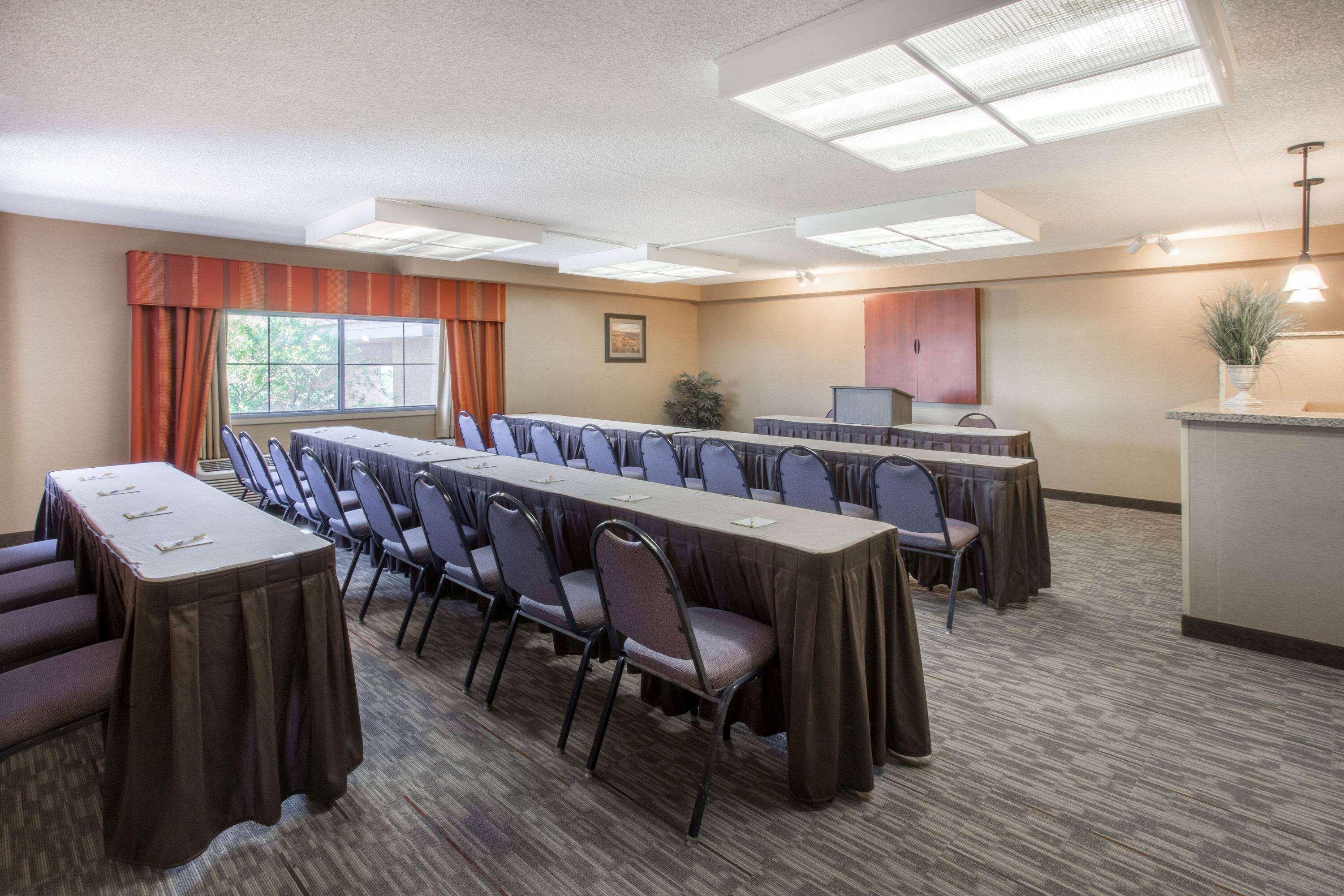 Days Inn & Suites By Wyndham Mesa Near Phoenix מראה חיצוני תמונה