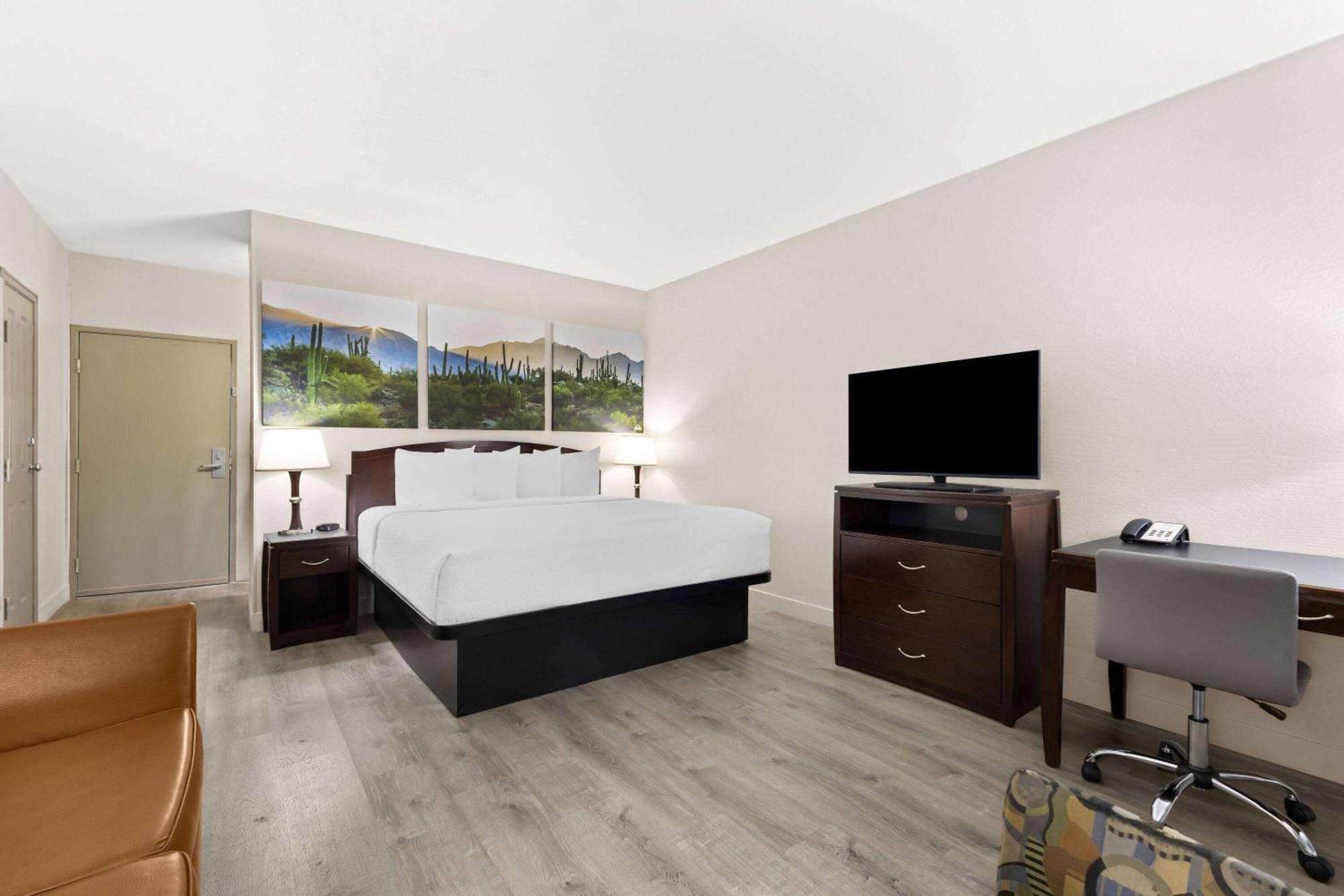 Days Inn & Suites By Wyndham Mesa Near Phoenix מראה חיצוני תמונה