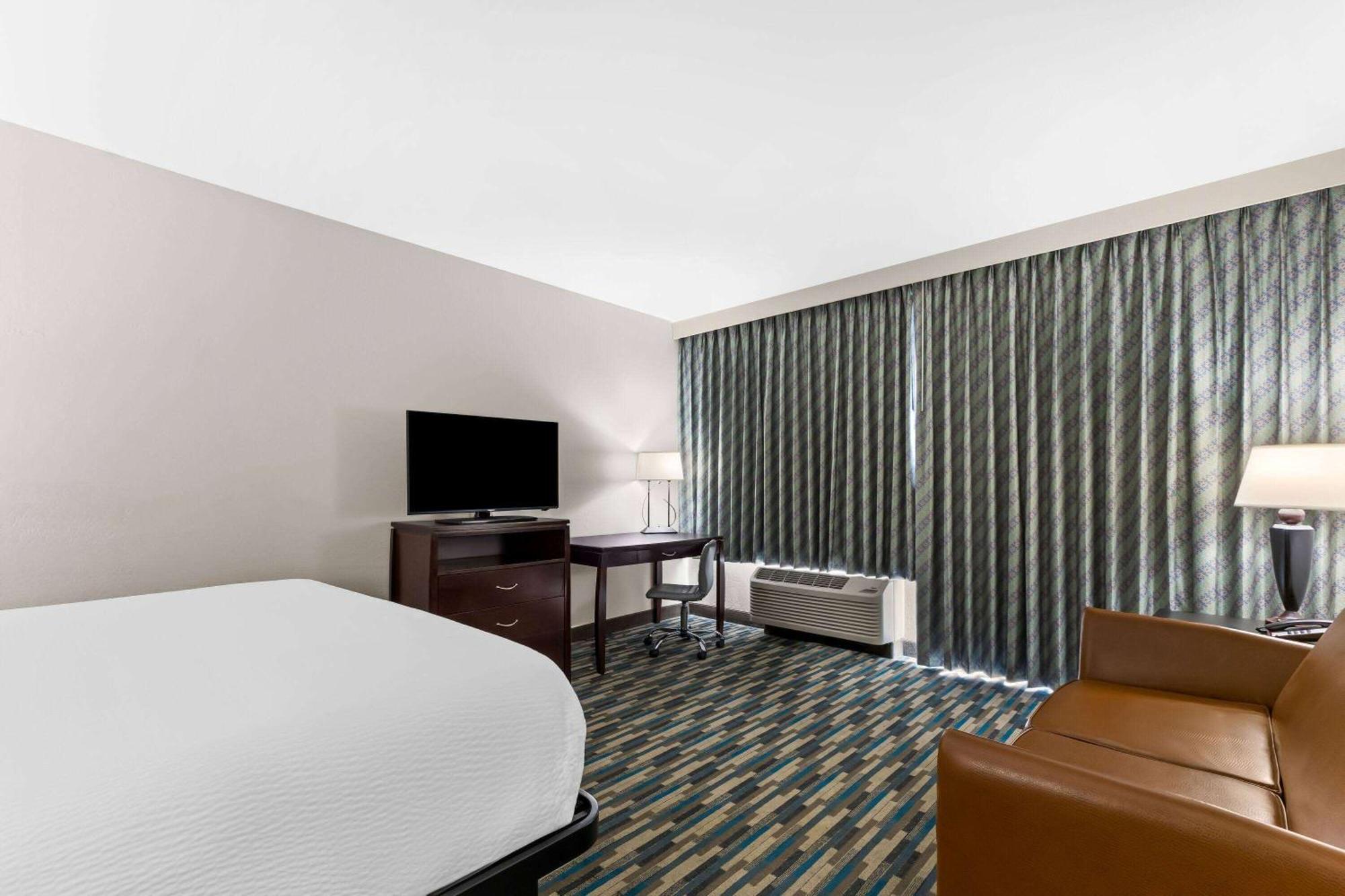 Days Inn & Suites By Wyndham Mesa Near Phoenix מראה חיצוני תמונה