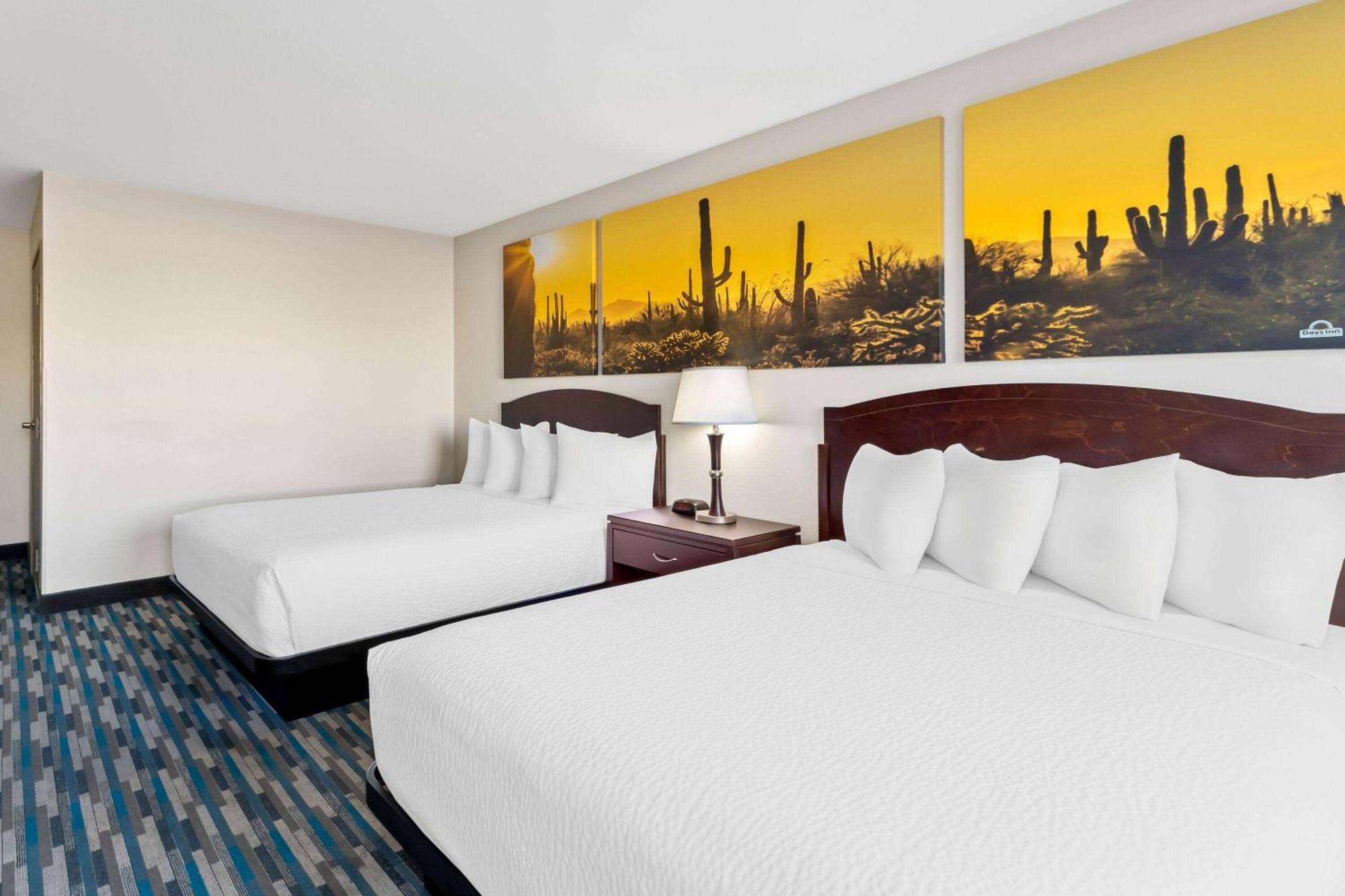 Days Inn & Suites By Wyndham Mesa Near Phoenix מראה חיצוני תמונה