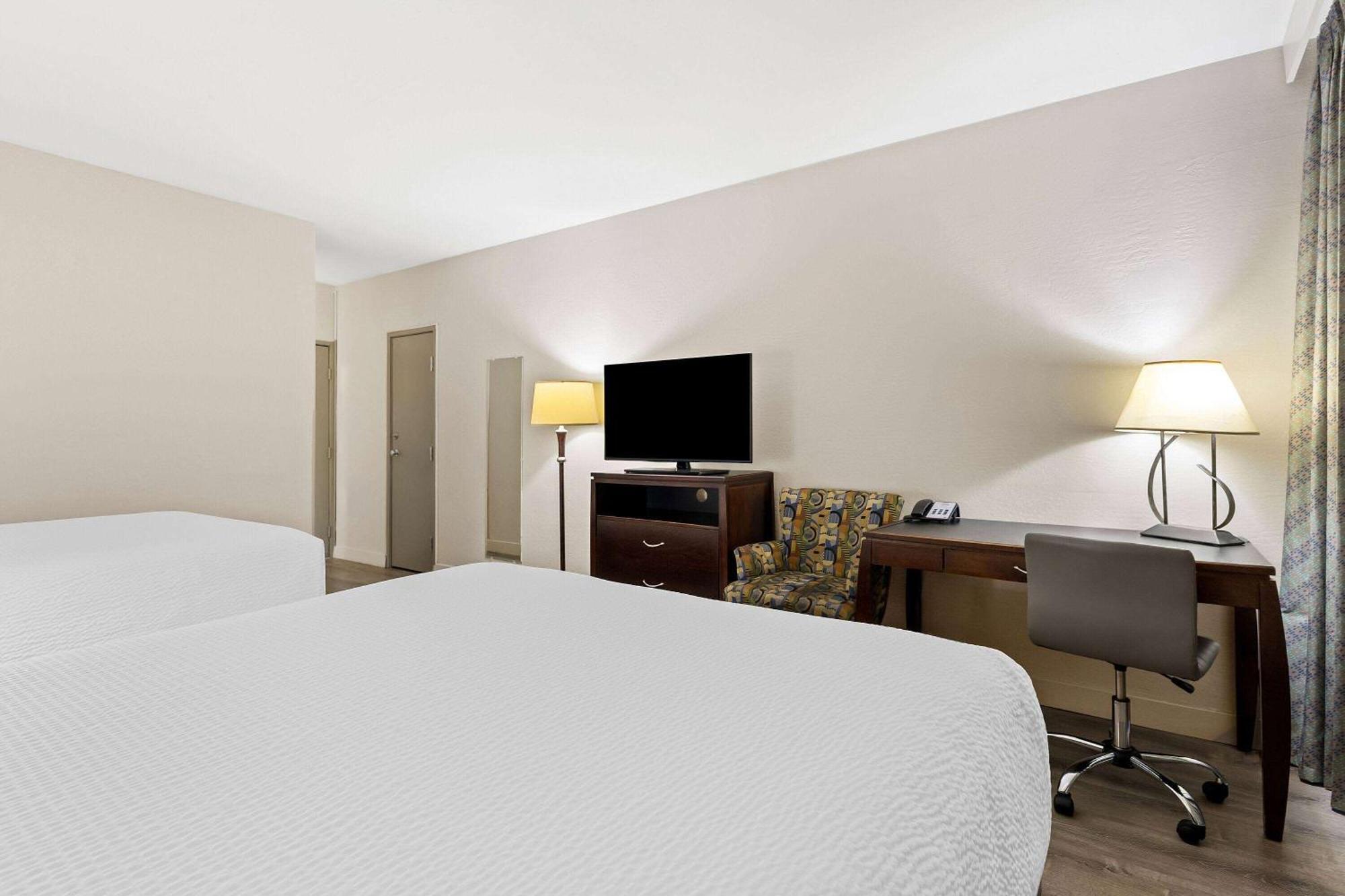 Days Inn & Suites By Wyndham Mesa Near Phoenix מראה חיצוני תמונה